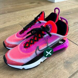 Women’s Nike Air Max 2090